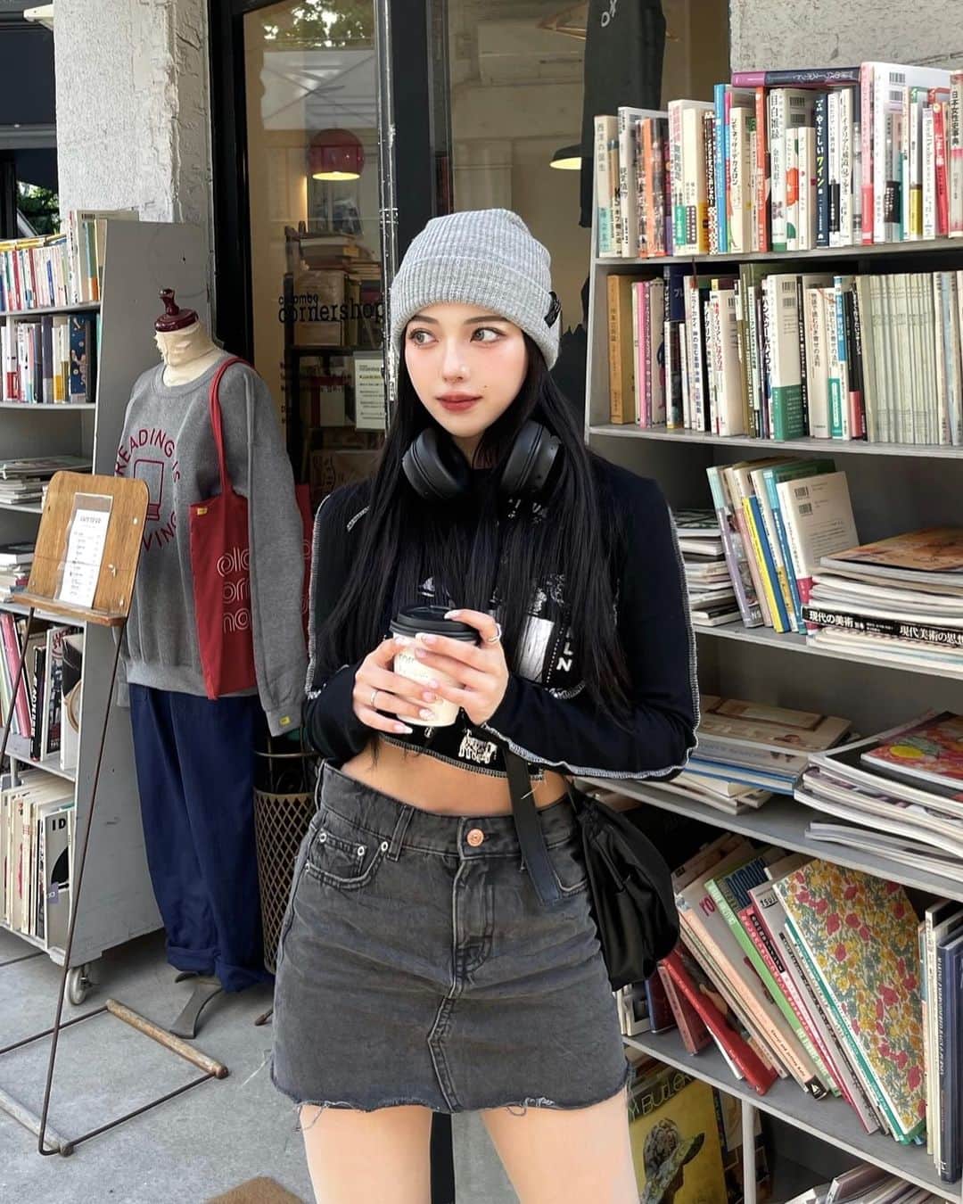 葉月ひまりのインスタグラム：「凄く素敵な本に出会えた日📓」
