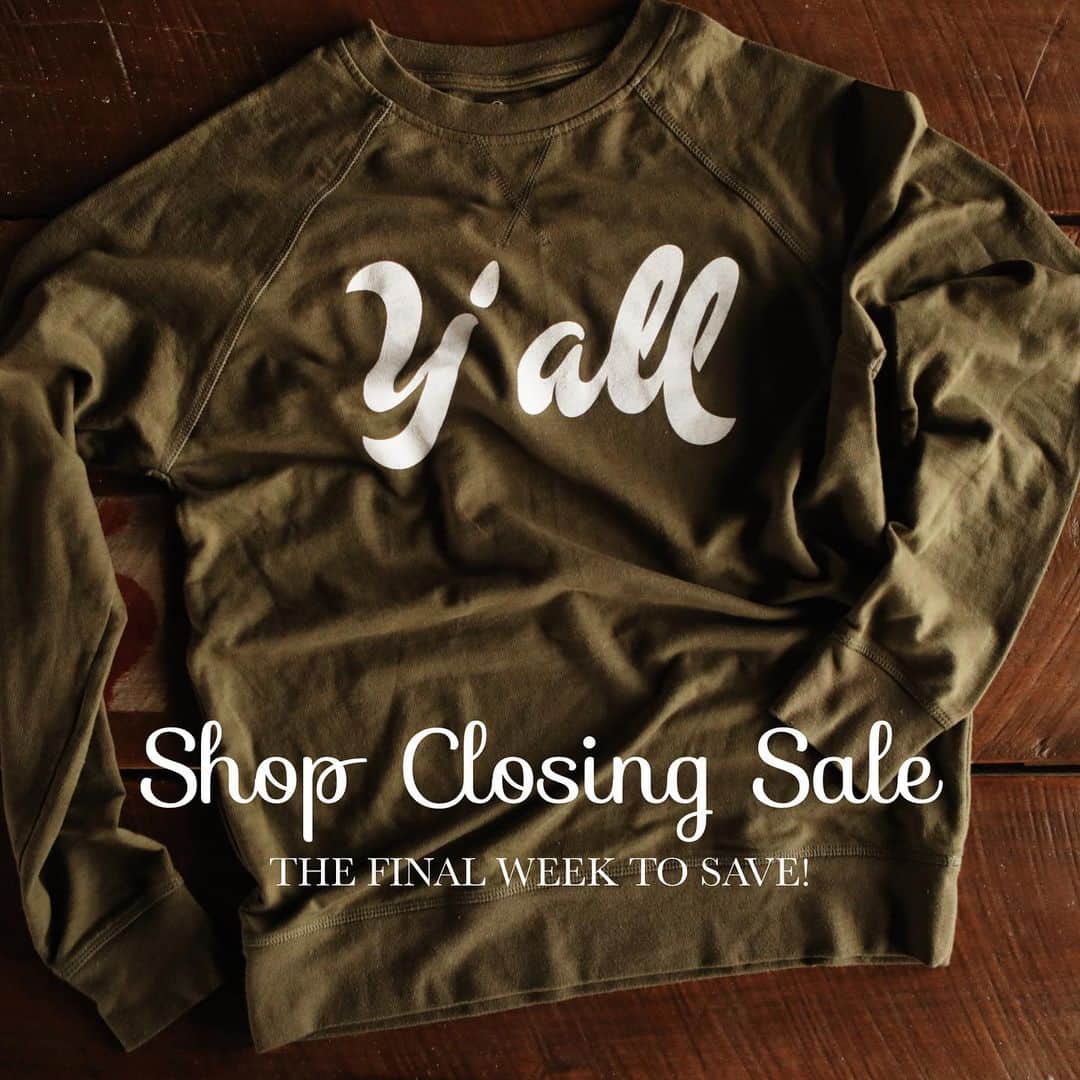 FOLKのインスタグラム：「Well, we’re moving right along, mailing and screening and printing continues as we wrap it all up! Will continue through the week, but styles are selling out and won’t be restocked. #shopsmall」