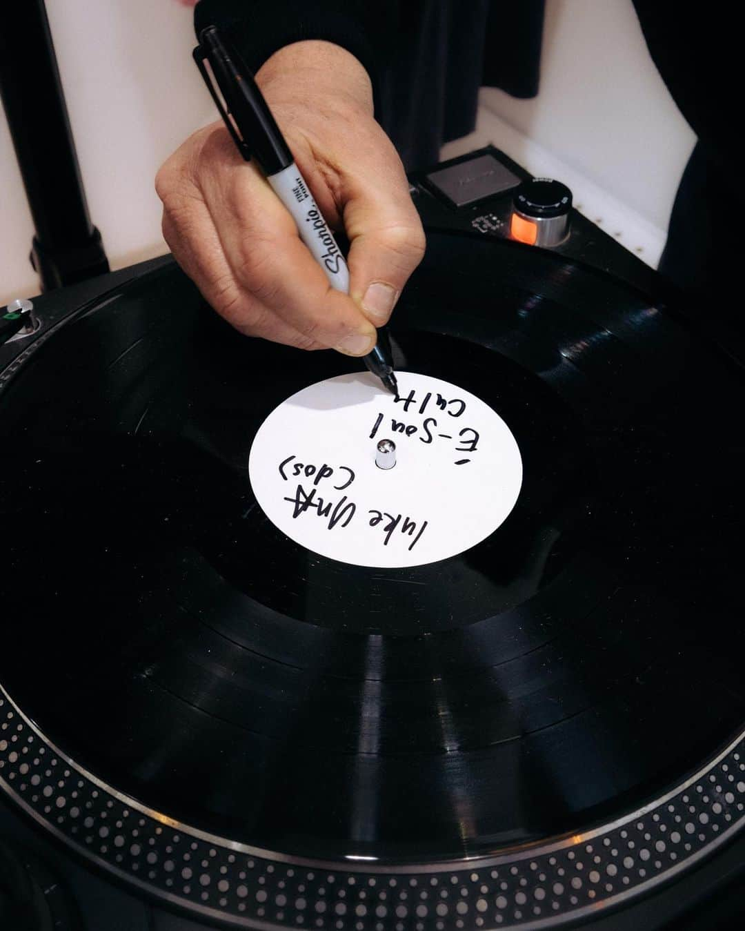 ユーマストクリエイトさんのインスタグラム写真 - (ユーマストクリエイトInstagram)「Thank you to everyone who came and celebrated Record Store Day at the Poland Street Store, Soho 💿  @lukeunabomber  @mattwolfmusic  @homobloc  @stewarteaston  @recordstoreday  @duvel_uk   Photography @fredri.ck」4月24日 23時36分 - ymclondon