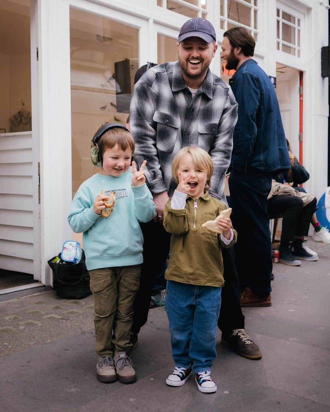 ユーマストクリエイトさんのインスタグラム写真 - (ユーマストクリエイトInstagram)「Thank you to everyone who came and celebrated Record Store Day at the Poland Street Store, Soho 💿  @lukeunabomber  @mattwolfmusic  @homobloc  @stewarteaston  @recordstoreday  @duvel_uk   Photography @fredri.ck」4月24日 23時36分 - ymclondon