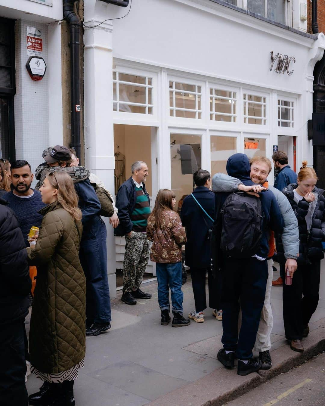 ユーマストクリエイトさんのインスタグラム写真 - (ユーマストクリエイトInstagram)「Thank you to everyone who came and celebrated Record Store Day at the Poland Street Store, Soho 💿  @lukeunabomber  @mattwolfmusic  @homobloc  @stewarteaston  @recordstoreday  @duvel_uk   Photography @fredri.ck」4月24日 23時36分 - ymclondon