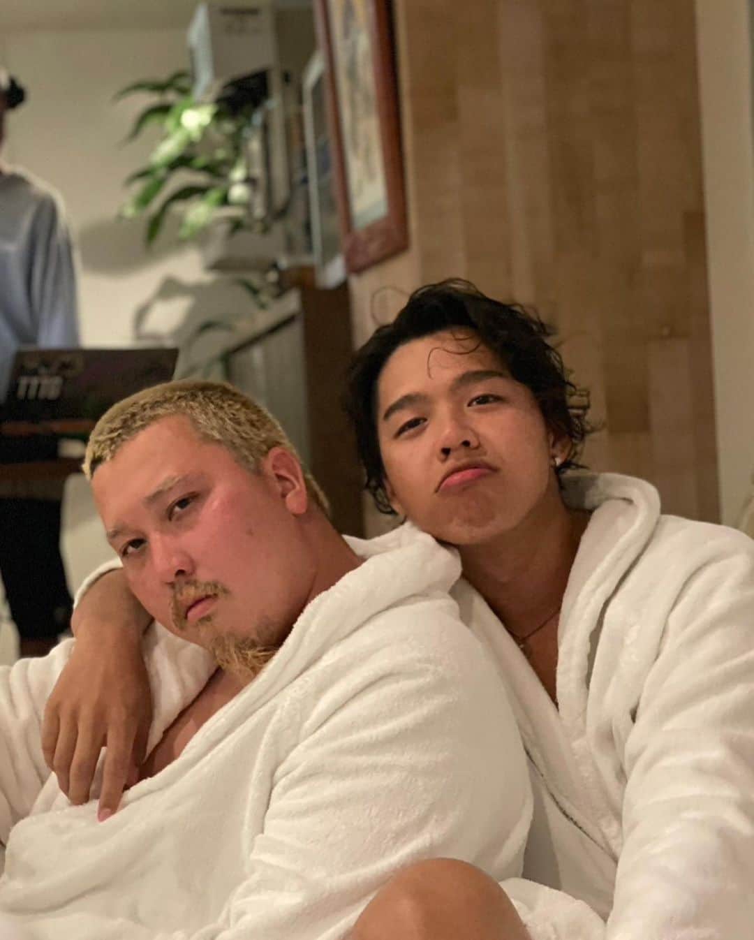 マックさんのインスタグラム写真 - (マックInstagram)「なかよぴメンツでサウナ最高♨️♨️ . . . . . . #サウナ #エモ過ぎた #マジで #ずっと笑ってた #4枚目 #ドッスン #最後の写真 #将来 #よへに子供ができたら #昔のお父さんだよ #で見せる写真 #ツボ #とりあえずyeah!!」4月24日 23時57分 - john_mac2