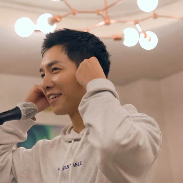イ・スンギのインスタグラム：「Chapter 2.🎤」