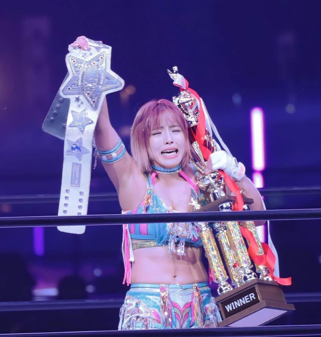 白川未奈のインスタグラム：「I am the 17th Wonder of Stardom Champion!💎💎  Chanmina Champ is hereeee!!!!  #prowrestling #STARDOM #白いベルト #チャンピオン #MinaShirakawa #belt」