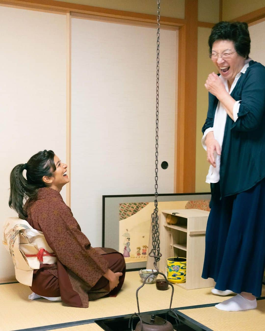 ローラさんのインスタグラム写真 - (ローラInstagram)「The art of tea ceremony teaches the beauty of life🇯🇵♥️ 生きることの美しさを教えてくれる茶道の道🌱」4月25日 0時00分 - rolaofficial