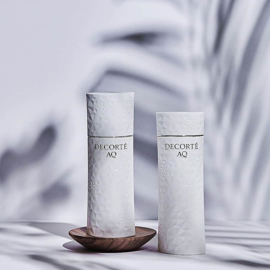 DECORTÉのインスタグラム：「The Japanese secret to healthy, radiant skin is layering lightweight, moisturizing treatments that are infused with active ingredients. Start your layering ritual today with AQ Emulsion and Lotion to help restore hydration, elasticity and a youthful glow.」