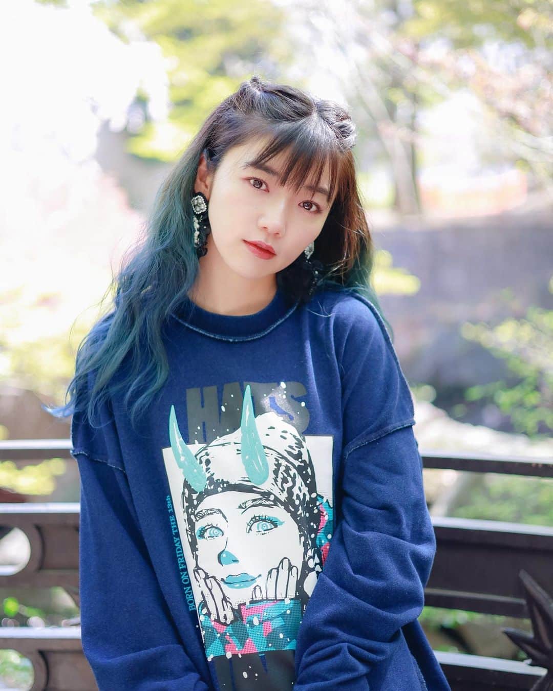 松嶋初音のインスタグラム：「いよいよ #Hatsunex の新作のオンライン受注が始まりました！ やっとここまできたー、という気持ち！ 結構前から走ってるので長かったー！  今回は怪談のイベントや新しいお仕事が重なっててかなりハードなスケジュールの中完成したのでみんなに気に入ってもらえるかとても不安だったのです。  だけど想像を上回る評価をいただけて、オフライン受注会の時点で売り切れが出たり、オンライン販売開始直後に売り切れ！などと本当に嬉しい悲鳴です。  手に取ってくれて本当にありがとう！ 5月8日までオーダー受け付けてます！ じっくりしっかり悩んでもらえたらうれしいです。  今回もたくさんの思いがこもってまーす！！！！   #新作  #春服  #pug  #パグ  #パグのいる生活」