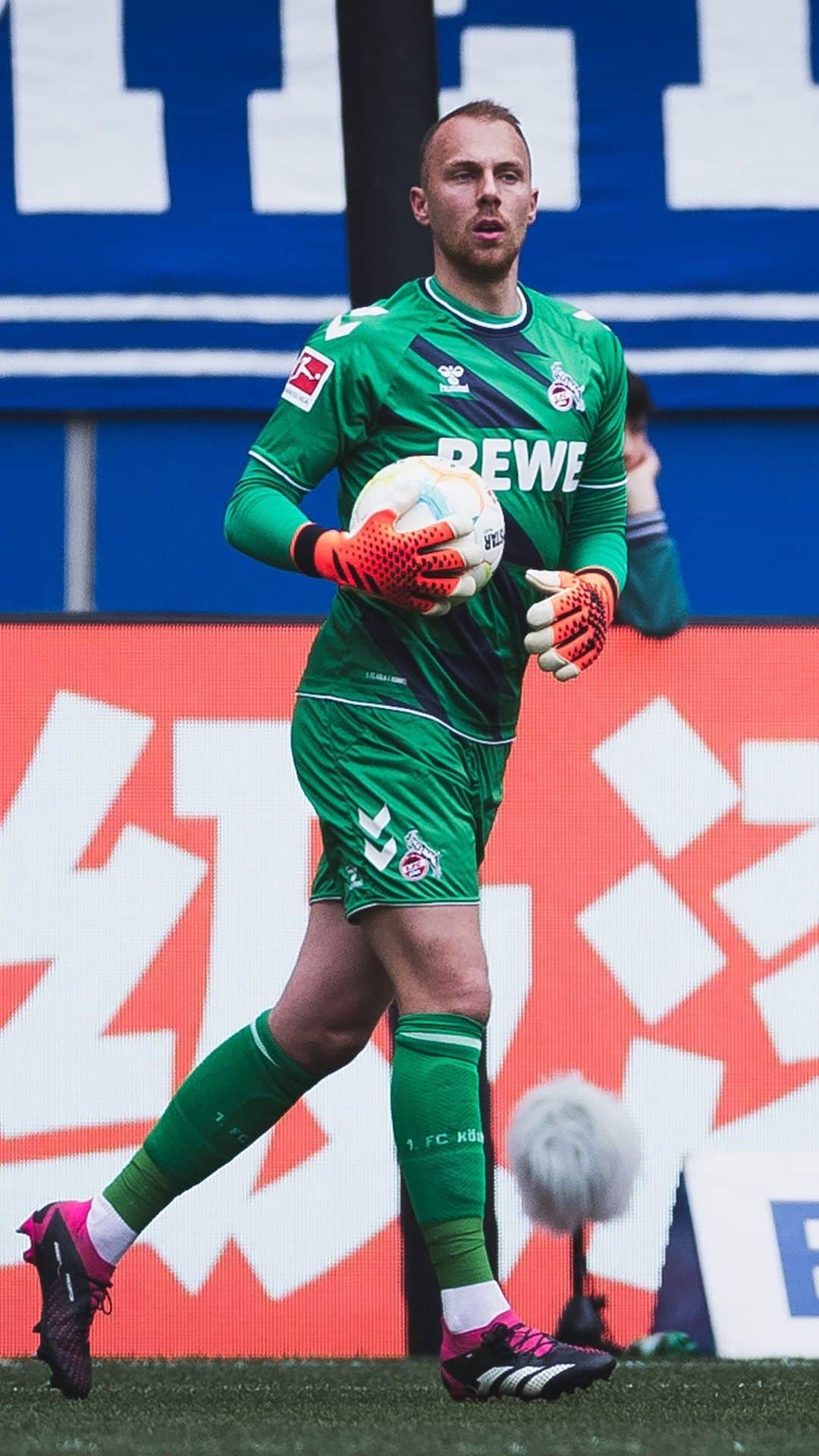 1.FCケルンのインスタグラム：「@marvin_s_25 hat am Samstag sein 50. Bundesliga-Spiel absolviert – alle für den FC! 🔴⚪ Seine besten Paraden gibt’s im Video 🙌 _____ #effzeh | #schwäbe | @bundesliga」