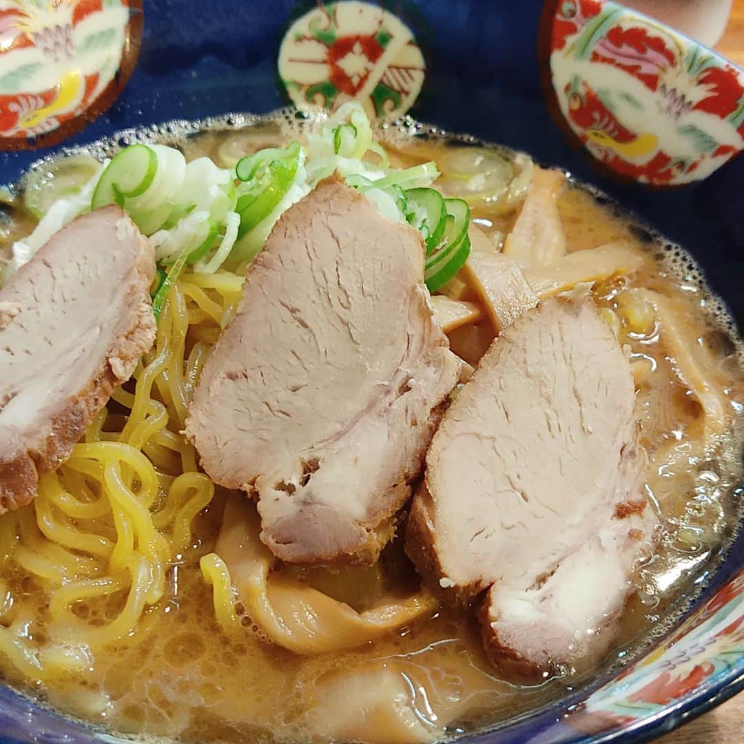 越中睦士のグルメインスタ