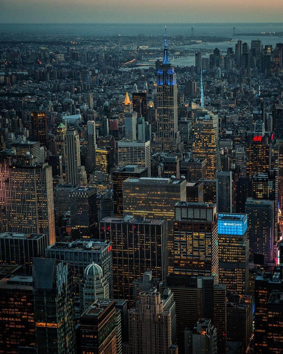 ジミー・チンさんのインスタグラム写真 - (ジミー・チンInstagram)「New York, New York.」4月25日 0時25分 - jimmychin