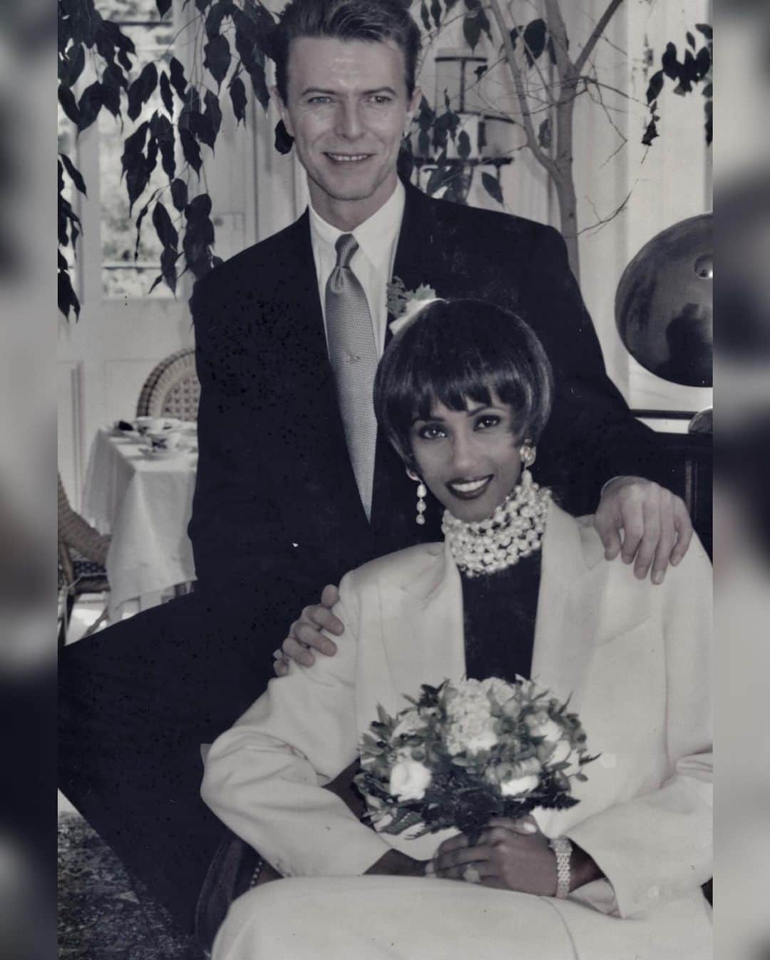 イマン・アブドゥルマジドのインスタグラム：「April 24th You & me... it's a forever kind of thing.  #BowieForever」