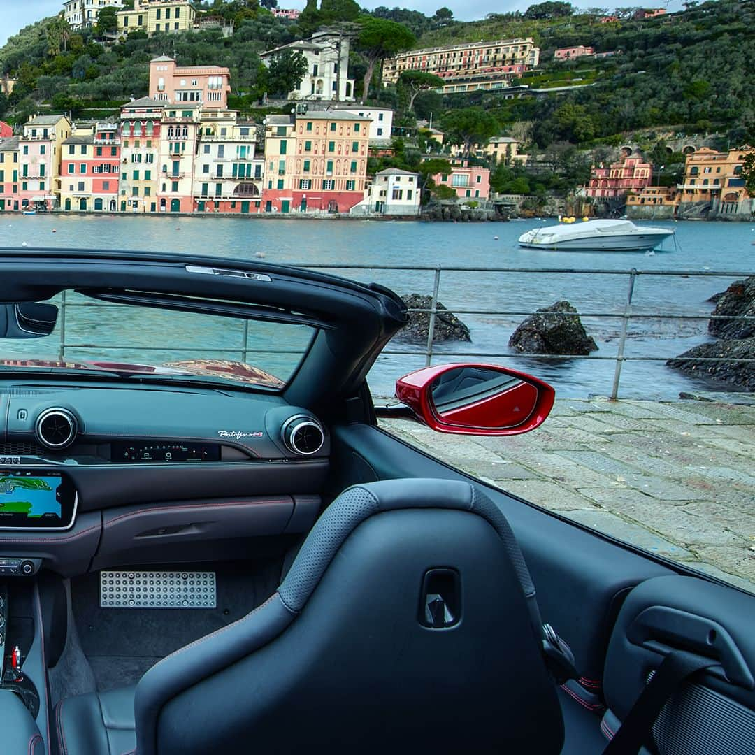 フェラーリさんのインスタグラム写真 - (フェラーリInstagram)「The true definition of leisure and comfort: the #FerrariPortofinoM with none other than the village of #Portofino as its view. #Ferrari」4月25日 0時59分 - ferrari