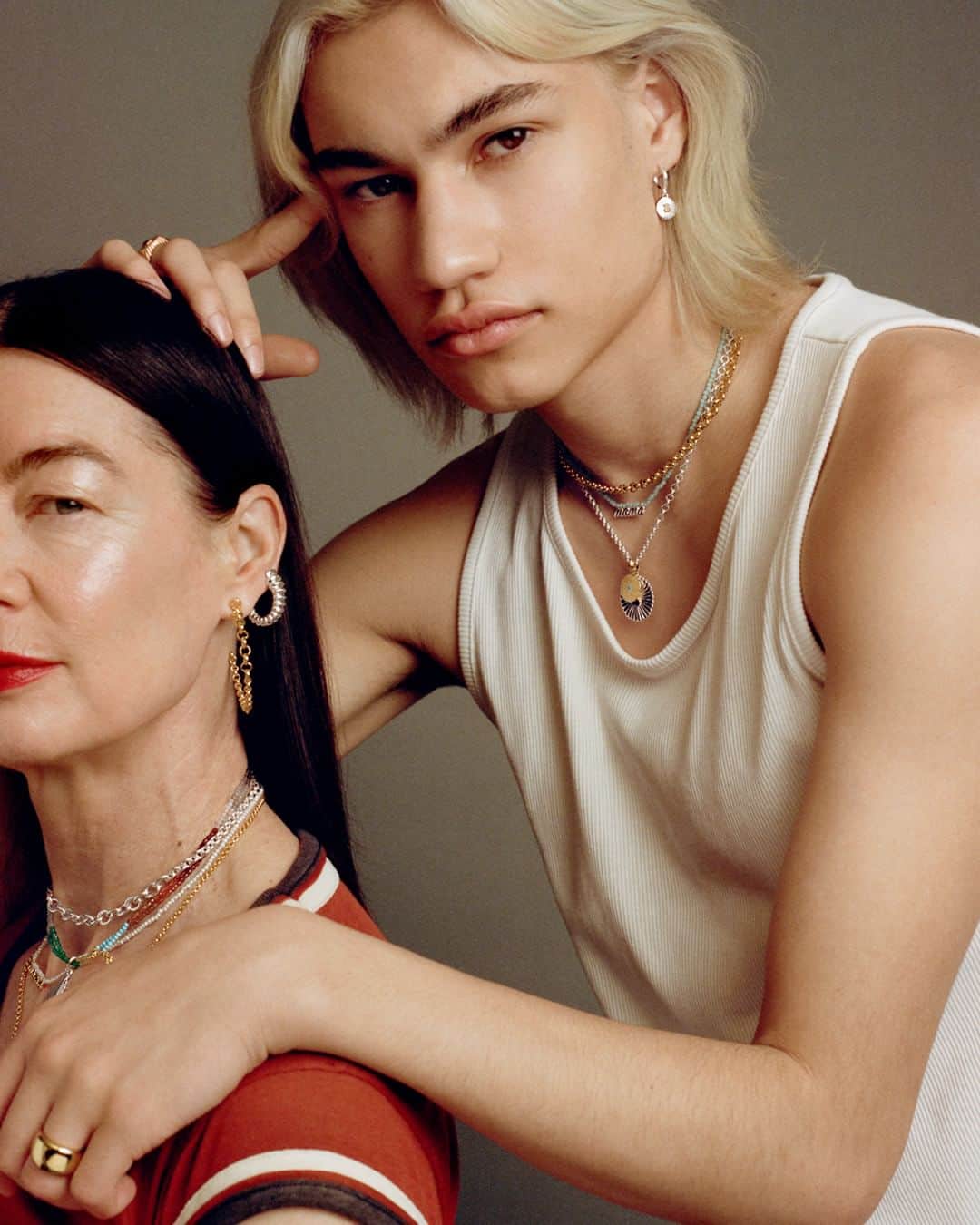 トウスのインスタグラム：「Everything I know, I learned it from her 💁🏼‍♂️  #AlmostPerfectMoms #TOUS」