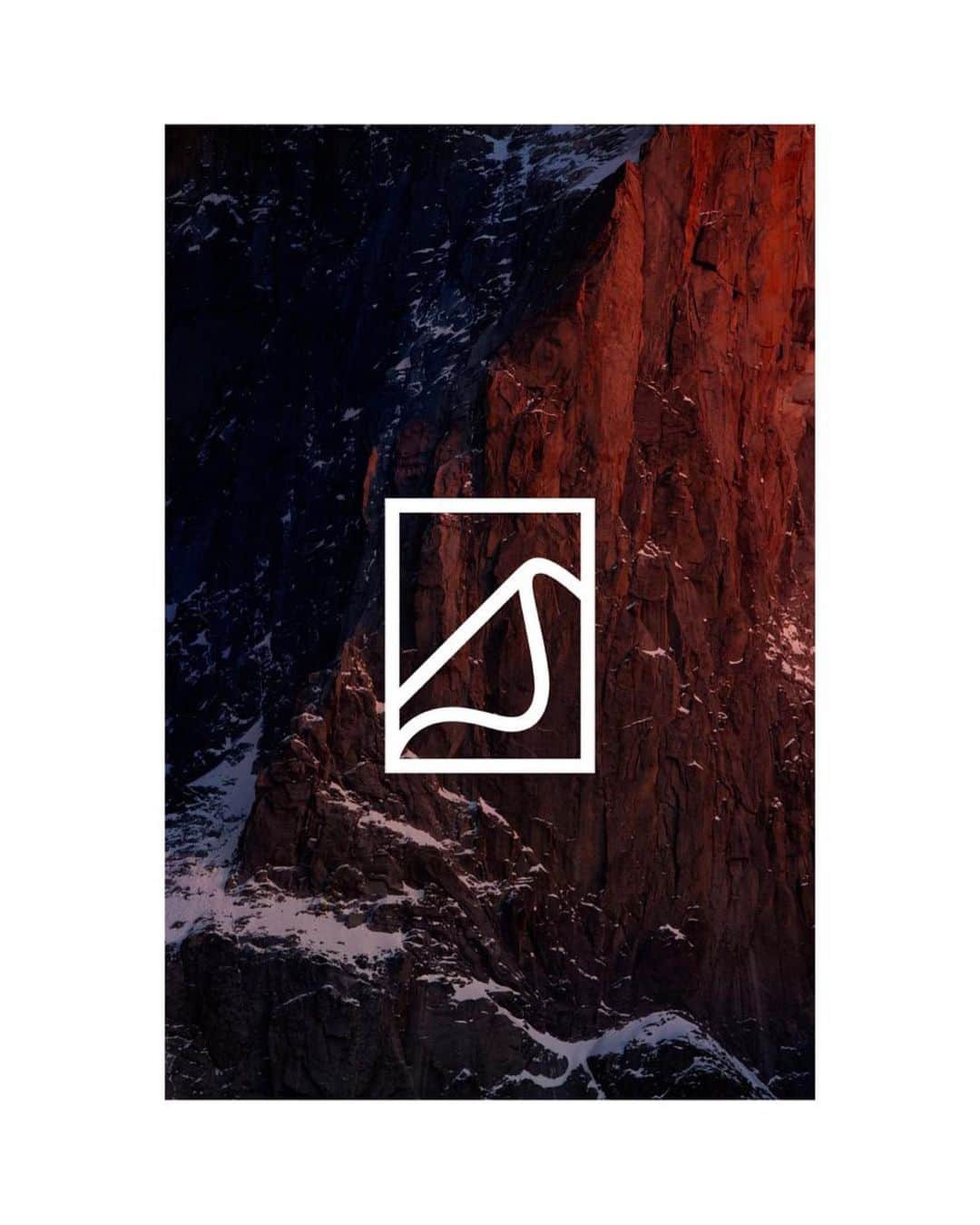 Alex Strohlさんのインスタグラム写真 - (Alex StrohlInstagram)「It’s HERE! So happy to share my new logo & website! Would mean a lot if you checked err out : AlexStrohl.com   This winter I mustered all the motivation I could find and finally finished it. The trick was setting up a hour appointment after dinner to work on only the website. It worked!   A huge thanks to @studiomastco for creating my new logo & brand identity. These guys are ✨」4月25日 1時16分 - alexstrohl