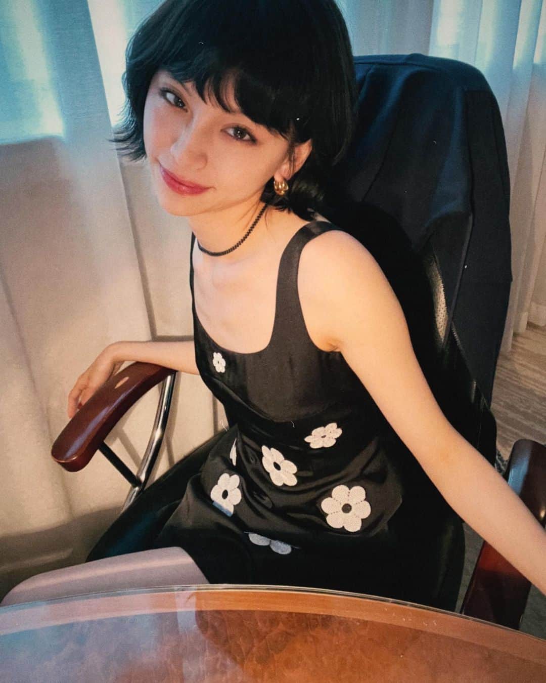 る鹿のインスタグラム：「Curly hair don’t care 🧚‍♀️」