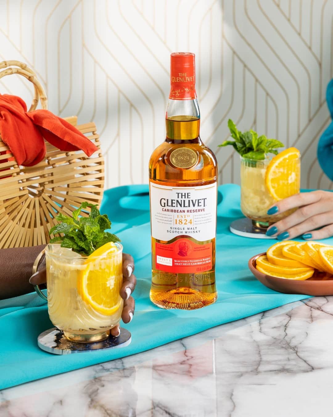 The Glenlivet USさんのインスタグラム写真 - (The Glenlivet USInstagram)「Outdoor picnics are nice. Outdoor picnics with The Glenlivet Caribbean Reserve are nice and *neat*.  Whether you drink it straight or in a scotchtail, lean into sunshine season with a tropical twist on your favorite single malt scotch whisky.」4月25日 1時15分 - theglenlivet_us