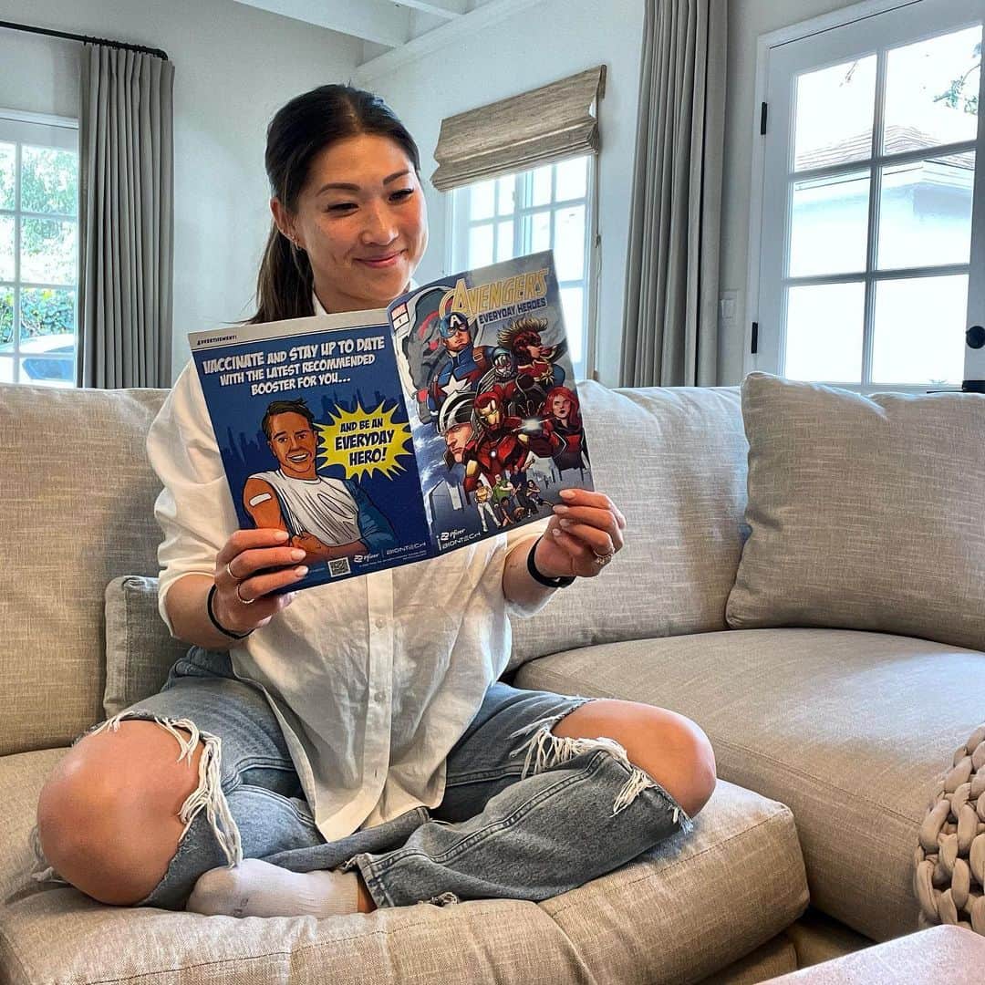 のインスタグラム：「#PfizerSponsored #ad I think it’s so brilliant that @Pfizerinc and BioNTech collaborated with @marvel on a custom digital comic book, and I’m so happy they’re using their platforms to educate on one way people can prioritize their personal health. The comic illustrates the Avengers doing their part to save the world and shows us that we too can be everyday heroes. I will continue to stay up to date with the latest recommended vaccinations to help protect myself against COVID-19. You can view the comic book at www.marvel.com/pfizereverydayheroes (link in bio)」