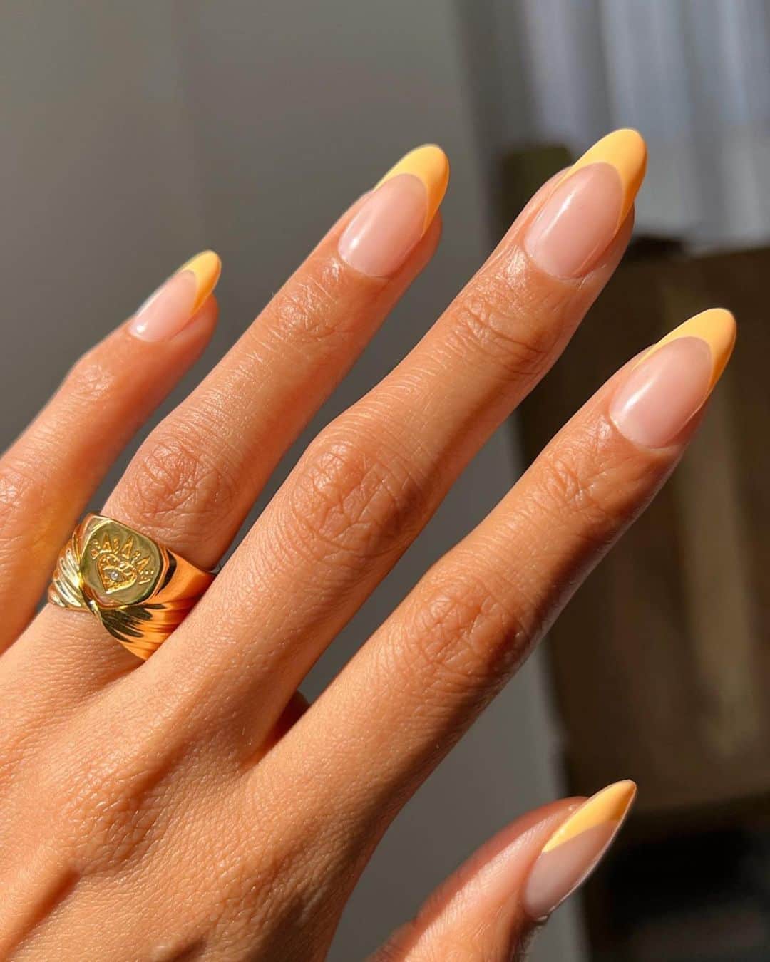 WHO WHAT WEARさんのインスタグラム写真 - (WHO WHAT WEARInstagram)「~French mani awareness post~ From colorful tips to playful designs, we've rounded up the fashion-girl approved ways to revamp the beloved french mani at the link in bio.  photos: @overglowedit @laurencrowe88 @nailsbyzola @amaka.hamelijnck @thehangedit」4月25日 1時25分 - whowhatwear