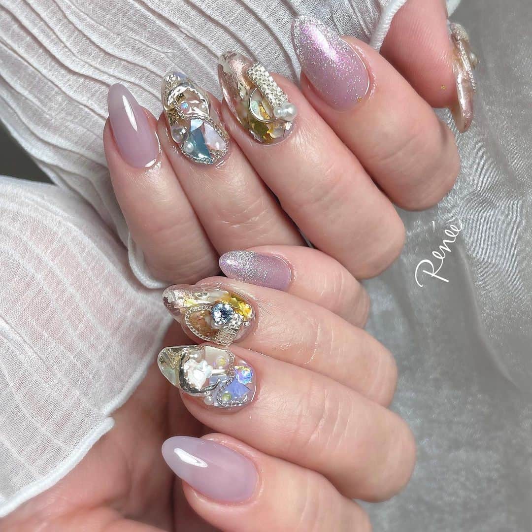 ネイルサロンレネさんのインスタグラム写真 - (ネイルサロンレネInstagram)「@renee_maiokmt.1030  ネイリストのお客様💅❤︎  マグネットは @dnagel_spacenail  @spacenail_fleurir  star magnet gel SM-6🏳️‍⚧️🎀🤍  @rrieenee 埜藤さんのデザインから✨ ありがとうございます☺️🙏💕  Renée公式LINE ───────  【@bos7903t】←※@から入力🔍  メニューに迷った方やご相談は LINEにて受け付けております。  リピート率95% TV.メディア出演 スタッフ全員資格保持者 カラー300種類以上 パーツ1000種類以上 雑誌掲載デザイン多数  ▫︎ Renée 梅田店 2023年1月18日(水) 📢拡張リニューアルオープン！📢  【open-cloes】10:00-20:00 【定休日】不定休 【add】530-0027 大阪府大阪市北区堂山町1-2 R&Eビル3階  ▶︎▶︎▶︎初回クーポンご利用頂けます ￣￣￣￣￣￣￣￣￣￣￣￣￣￣￣￣ ご予約はプロフィールTOPのリンク内 URLをご利用下さい。  #nail#nails#gelnails#nailart#ネイル#ジェルネイル#美甲#네일#젤네일#nailsalonrenee#ネイルサロンレネ #大阪ネイルサロン#梅田ネイルサロン#ビジューネイル#おしゃれネイル#お洒落ネイル#シンプルネイル#きれいめネイル#大人ネイル#上品ネイル#ナチュラルネイル#ヌーディネイル#ちゅるんネイル #シェルネイル #ニュアンスネイル #nuancenail #ニュアンスネイルデザイン #大理石ネイル #ピンクネイル #pinknails」4月25日 1時23分 - renee.nailsalon