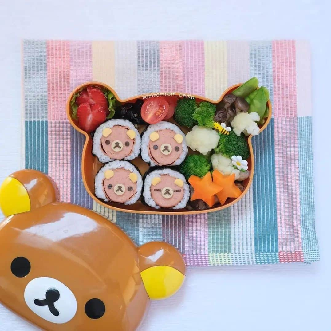 Rilakkuma US（リラックマ）さんのインスタグラム写真 - (Rilakkuma US（リラックマ）Instagram)「@nomnomnom_bento is making more Rilakkuma art with food! Check out their latest bento here!  #rilakkumaus #rilakkuma #sanx #kawaii #cutefood #kyaraben #charaben #リラックマ #サンエックス #bento」4月25日 1時33分 - rilakkumaus