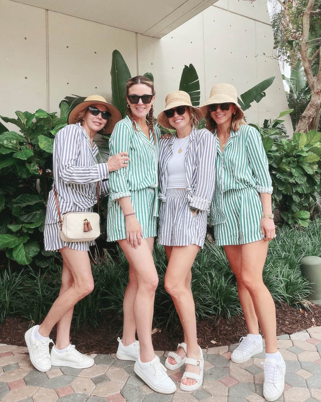 スプレンディドさんのインスタグラム写真 - (スプレンディドInstagram)「Girls trip, anyone? 👯‍♀️ #splendidxcellajaneblog C O M I N G  S O O N ✨⁠」4月25日 1時30分 - splendidla