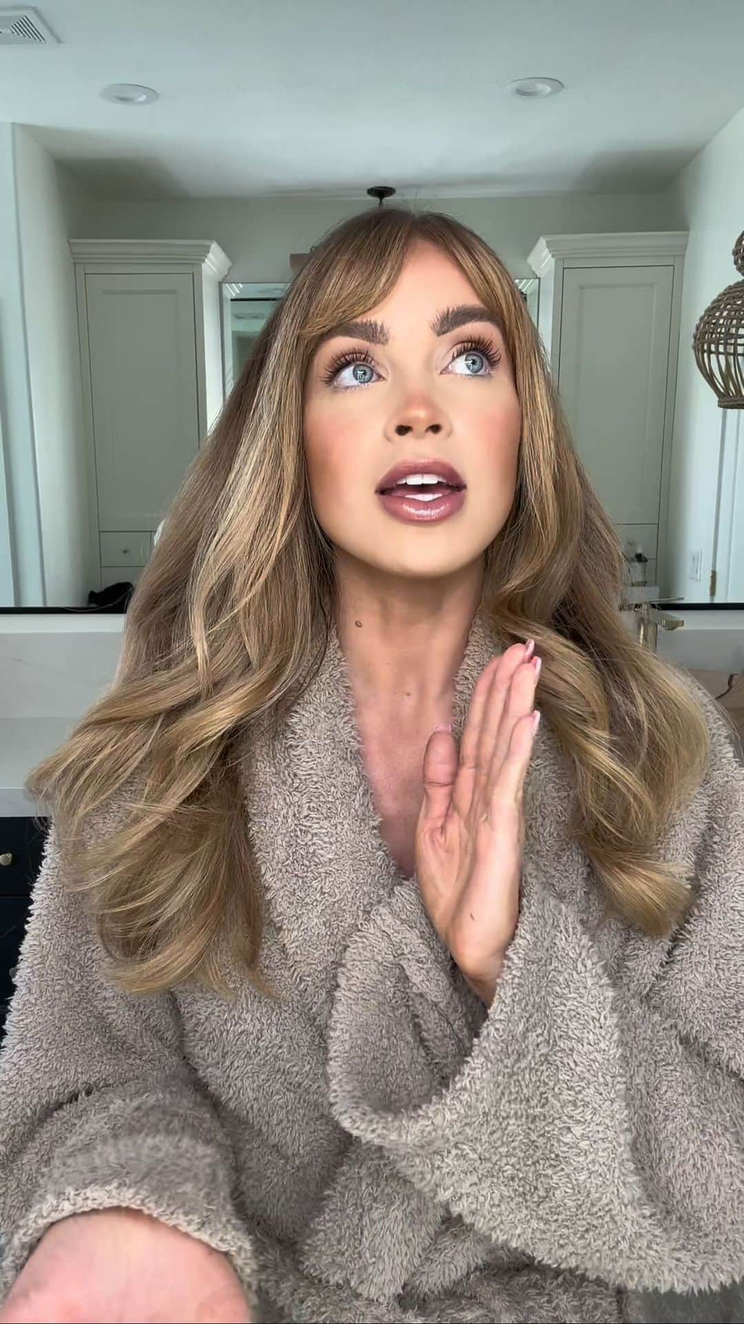 Cara Van Brocklinのインスタグラム：「Okay so we already know what look I went with…but let’s see the options shall we! Did I make the right choice? https://liketk.it/47IIk」