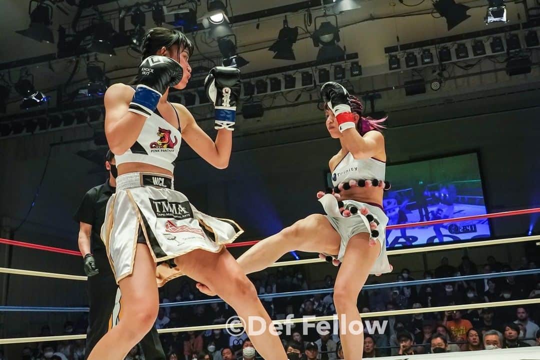 ぱんちゃん璃奈さんのインスタグラム写真 - (ぱんちゃん璃奈Instagram)「試合の写真が届きました。 この2日間色々悩みましたが 今日から切り替えて練習頑張ります。もっと強くなります。 諦めません。  #ぱんちゃん璃奈  #panchanrina  #knockoutkb #キックボクシング女子 #試合 #筋肉女子 #闘う女」4月25日 1時45分 - panchanrina