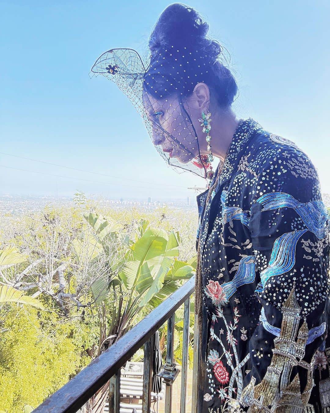 B. Akerlundのインスタグラム：「Taurus season has begun …………. Fashion from @theresidencyexperience look: @rahulmishra_7 headpiece : @piersatkinson earring : @alma_row  all available in the showroom 💖」