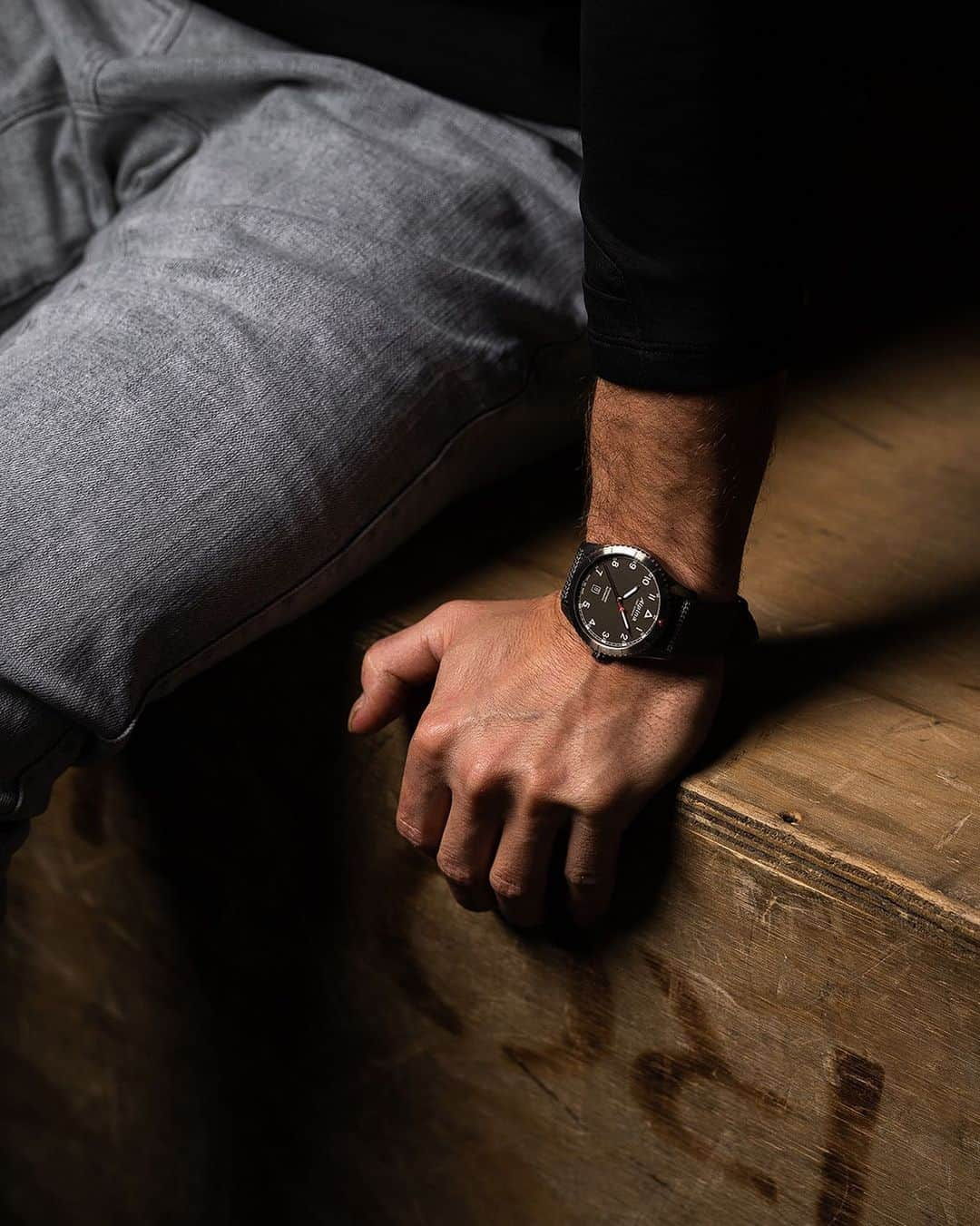 アルピナさんのインスタグラム写真 - (アルピナInstagram)「Don't settle for just any watch, choose the Startimer Pilot Automatic that perfectly blends design and quality.  #StartimerCollection #SwissWatch #SportWatch」4月25日 1時59分 - alpinawatches