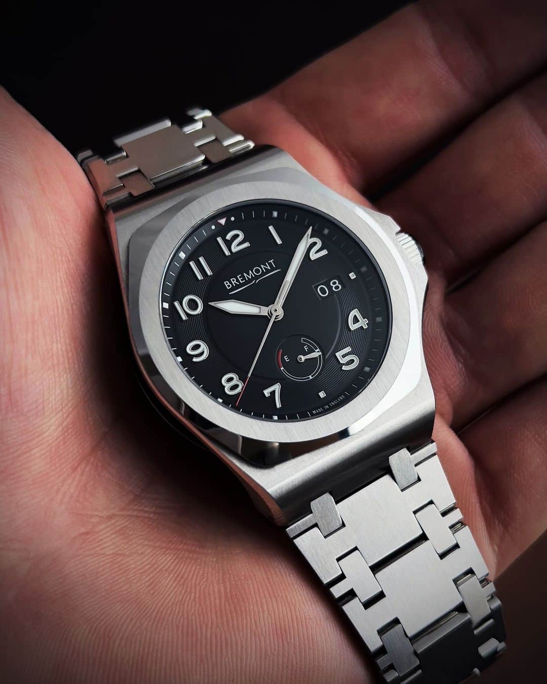 ブレモンのインスタグラム：「The Bremont Supernova: an engineering masterpiece.  Find out more at the Link-in-Bio 🔗  #BremontSupernova #Bremontwatches #Bremont #Britishwatches #Watchmanufacturer #ENG300series #Watches」