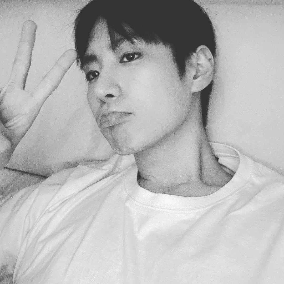ユンヨン さんのインスタグラム写真 - (ユンヨン Instagram)「🤮」4月25日 1時56分 - 2yoooung