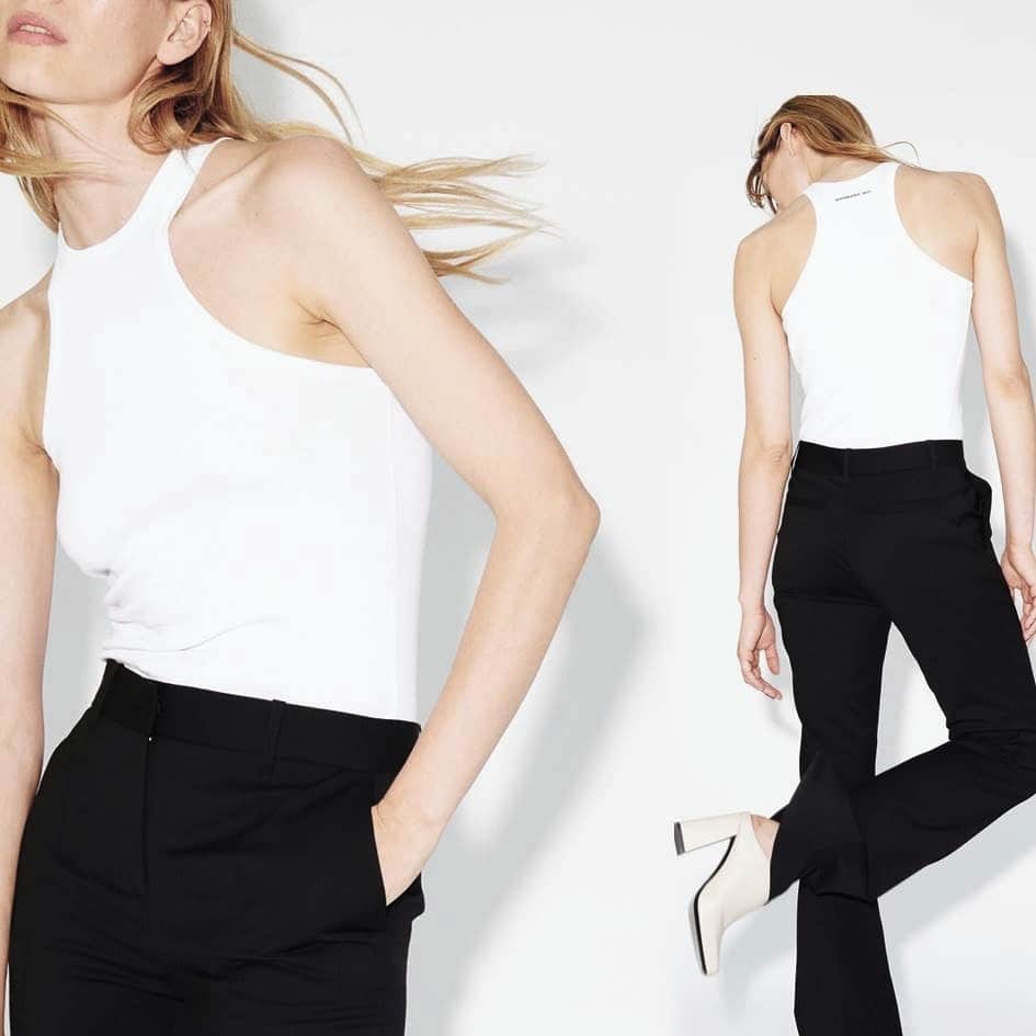バルバラ ビュイのインスタグラム：「Epicenter of the BARBARA BUI wardrobe, trousers dictate the look.⁣ ⁣ Our trousers' focus is available online through the link in bio and in our stores.⁣ ⁣ #lepantalonbarbarabui #masculinefeminine #tailoring #barbarabui #spring23 #parisiandesign」