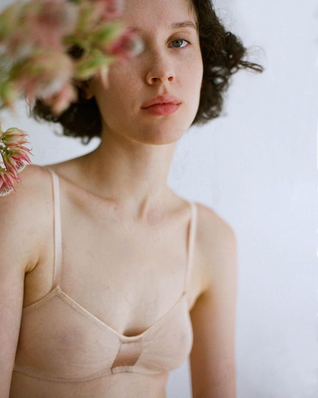 のインスタグラム：「Sometimes we like a soft mellow neutral. #SlowFashionMovement」