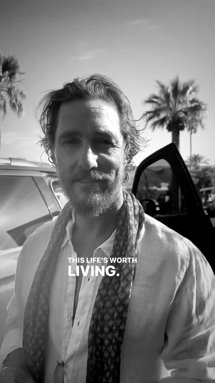 マシュー・マコノヒーのインスタグラム：「this life’s worth livin #artoflivinevent」