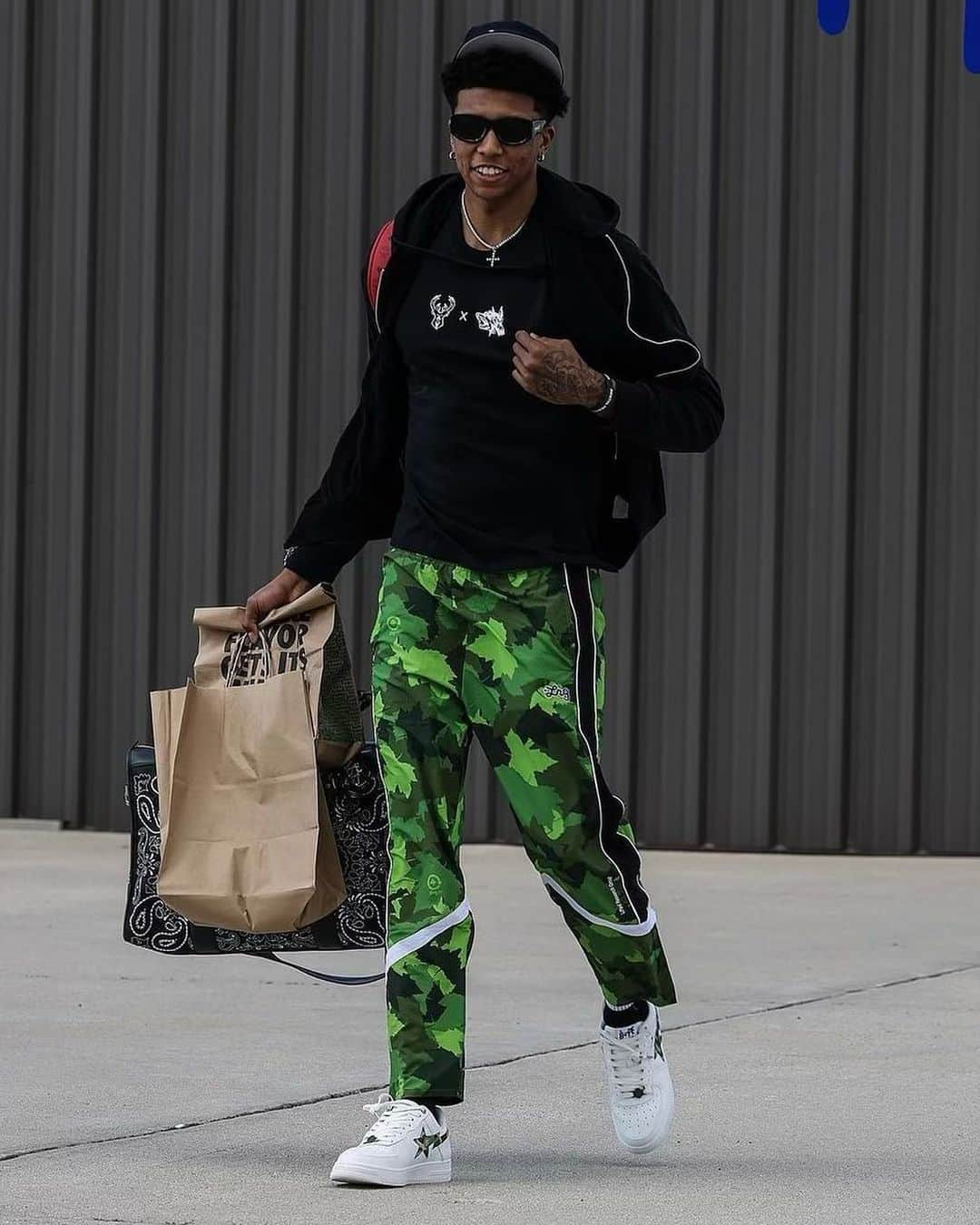 エルアールジーのインスタグラム：「Game 4 tonight | Let’s Go Bucks @justmarjon 🦌🏀🌲 #lrgclothing」