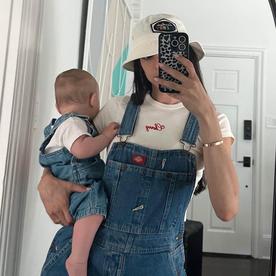 ローレン・ペルツのインスタグラム：「My mini me 💙」