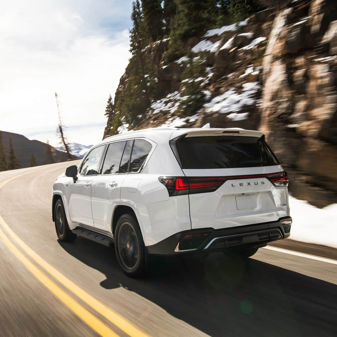 Lexus USAのインスタグラム：「Adventure is always encouraged. Where will you wander in the #LexusLX?」