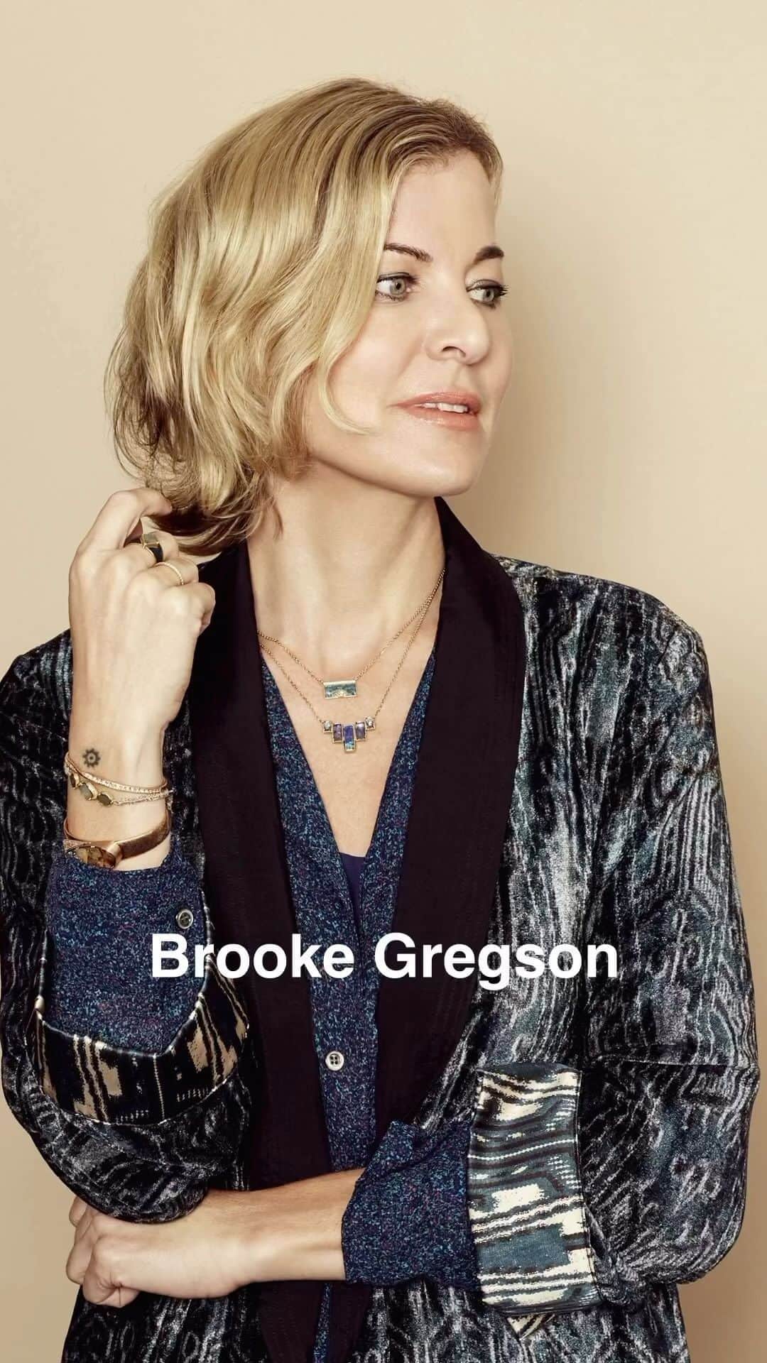 のインスタグラム：「Thank you @sylviearkoun_lesprecieuses @whitebirdjewellery for allowing me to tell my story! J’ai adoré mon temps avec vous! 💎❤️」