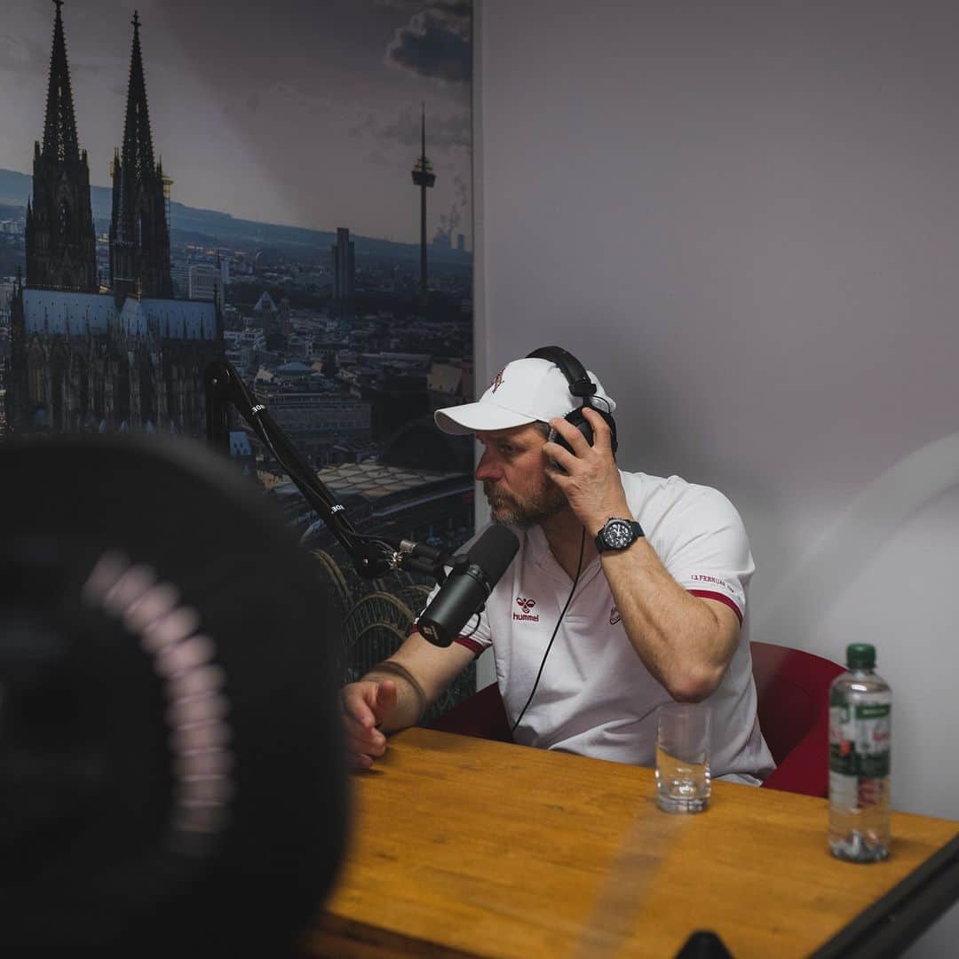 1.FCケルンのインスタグラム：「👀 Coming soon... 🎙️ ______ #effzeh @steffenbmgt」