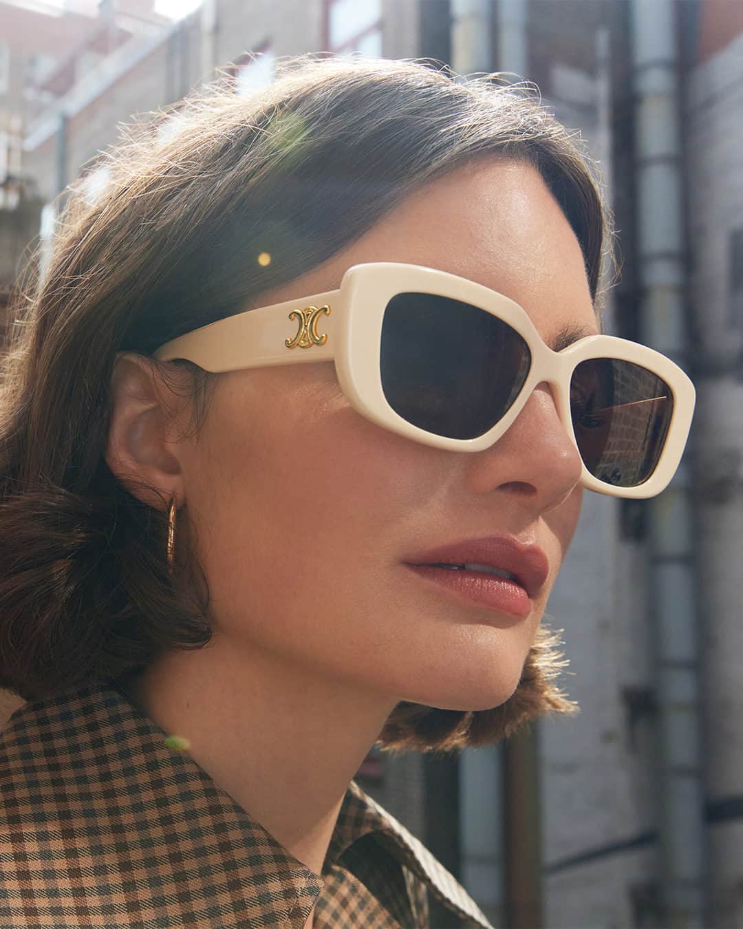 Bloomingdale'sのインスタグラム：「TRENDING NOW: Quiet Luxury, the subtly chic style taking our TVs by storm every Sunday night 💼 Get the look now at the link in our bio!」