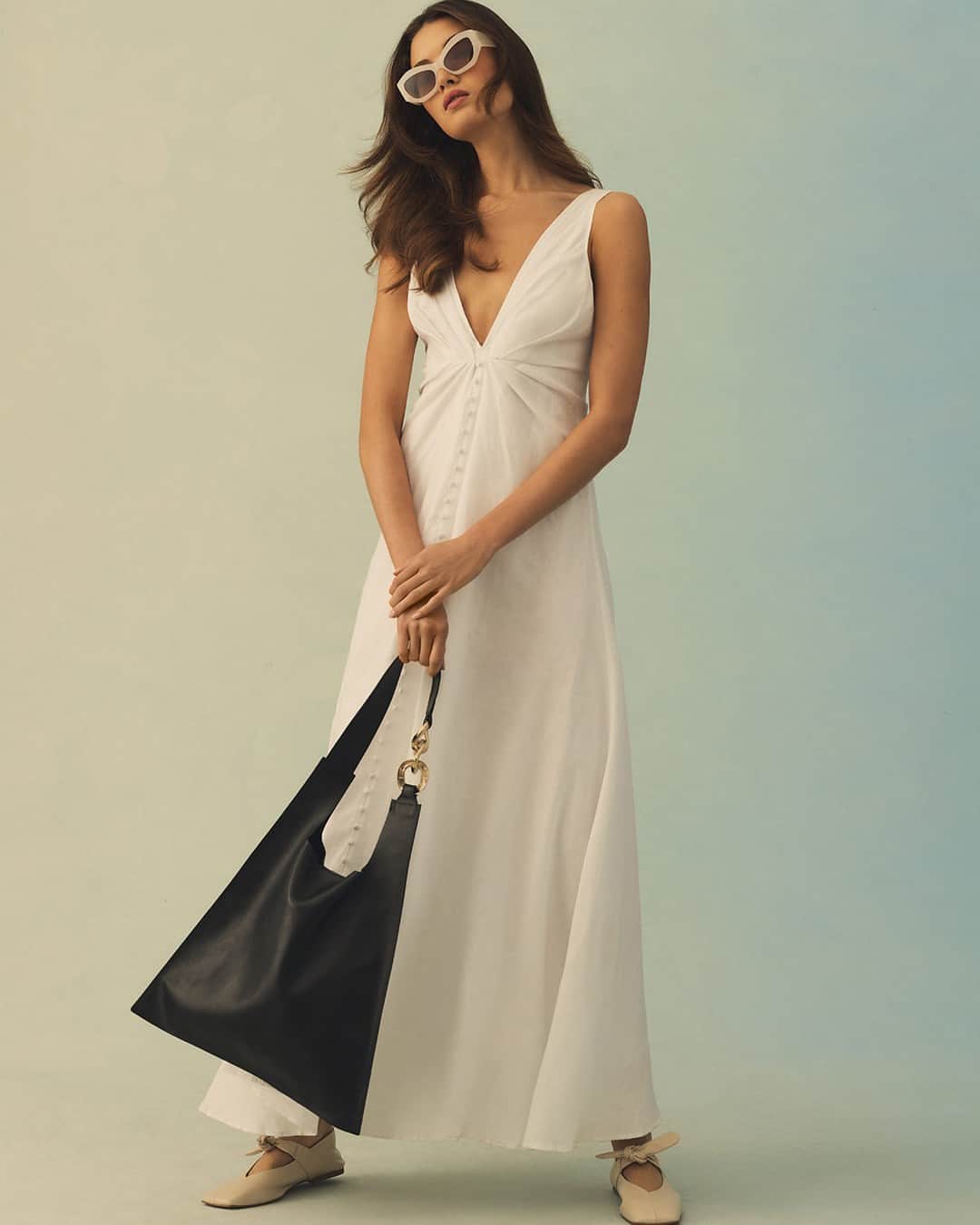 Anthropologieのインスタグラム：「We're GOING COASTAL in breezy summer dresses & accessories for sunny days. [link in bio to pack your bag for long weekends, road trips & getaways] 🌊」