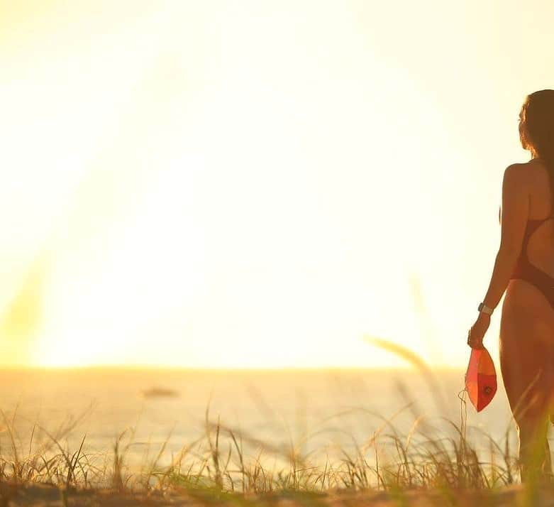 JOLYN Swimwearのインスタグラム：「and in the morning, we will remember them 🌅 #lestweforget  📸 @justinhuntsdale」