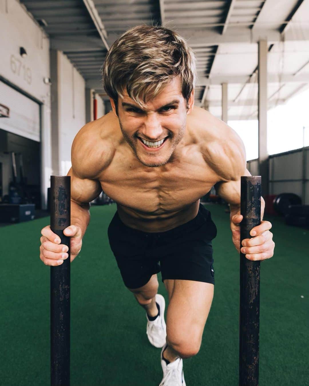 セージ・ノースカットのインスタグラム：「A little over a week out until my fight May 5th for @onechampionship on @primevideo and feeling great! Thanks @trifecta for all the help with nutrition and meal prep! #ONEFightNight10」