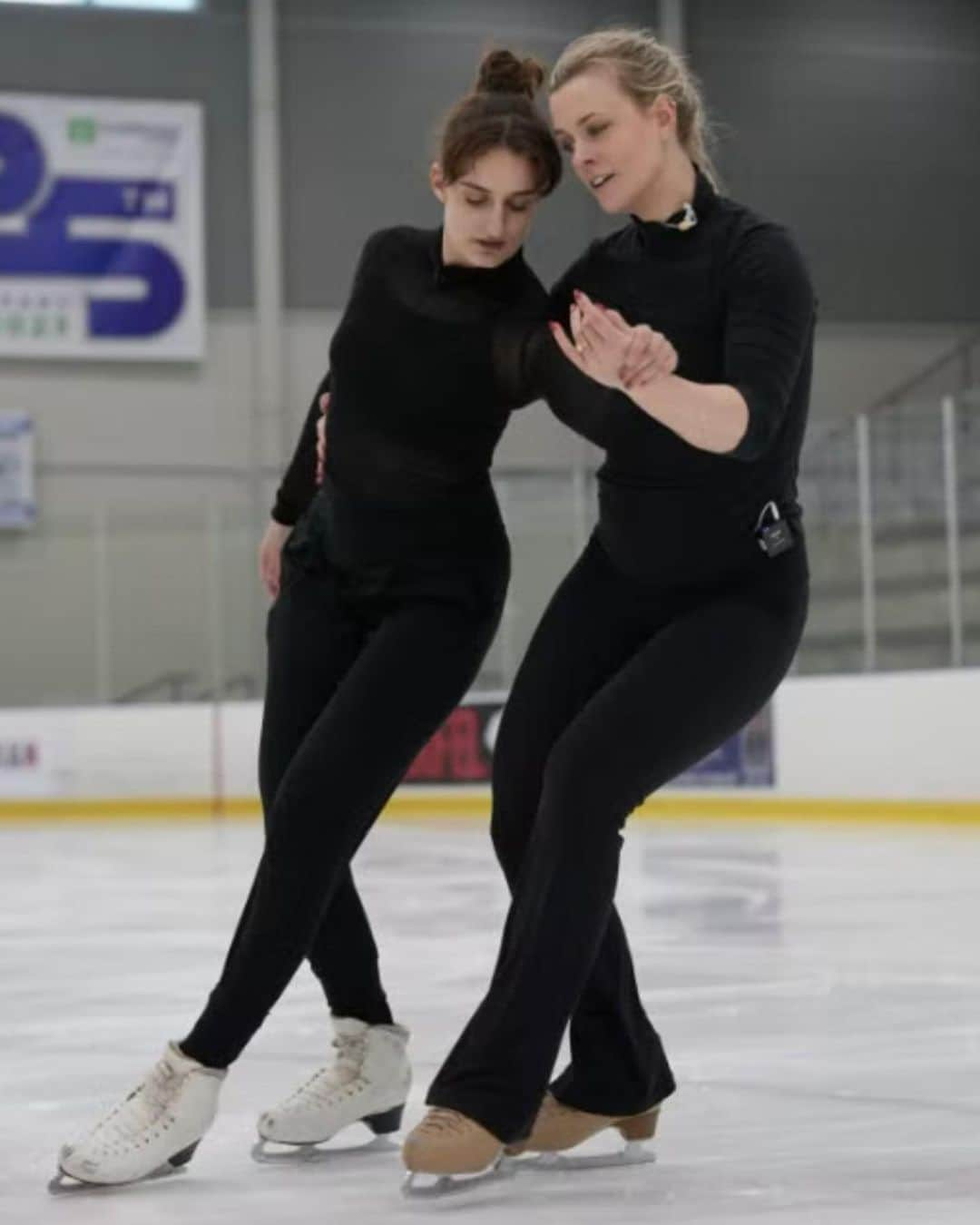 ガブリエラ・パパダキスのインスタグラム：「“The one unthinkable revolution coming to figure skating”. Some of my favorite snippets of this wonderful article written by @taliabarringtonpro for @slate 👯‍♀️ (but still, go read the full length of it, it’s worth it! - link in stories)」