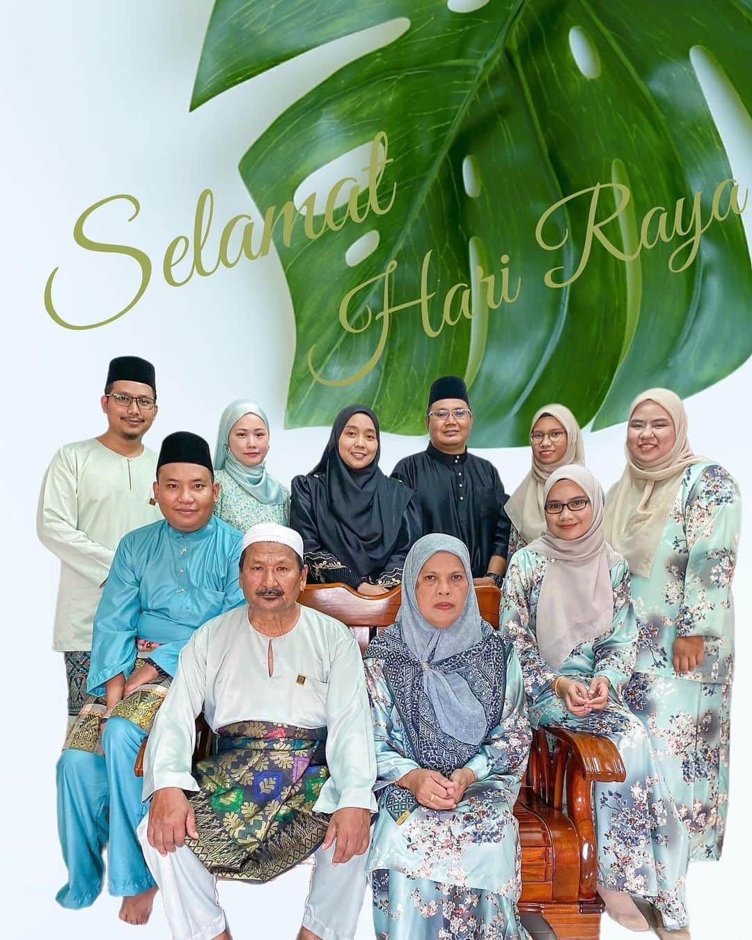 sunaさんのインスタグラム写真 - (sunaInstagram)「Selamat Hari Raya🌙✨2023🌈 It was my first Hari Raya after our first Ramadan. This year we all dressed up in green, went around to many relatives' houses and ate a lot of food 😄 I 、wish you a happy new year 🙏. Terima Kashi🤍  初めての断食を終えて、初めてのハリラヤでした！ 今年はみんなで緑色の服で揃え、沢山の親戚の家を周って、沢山食べてきました。今年も良い年になりますように！  #selamathariraya  #hariraya  #eidmubarak  #muslim  #islam  #malaysia」4月25日 17時00分 - sofia_muslimjapan