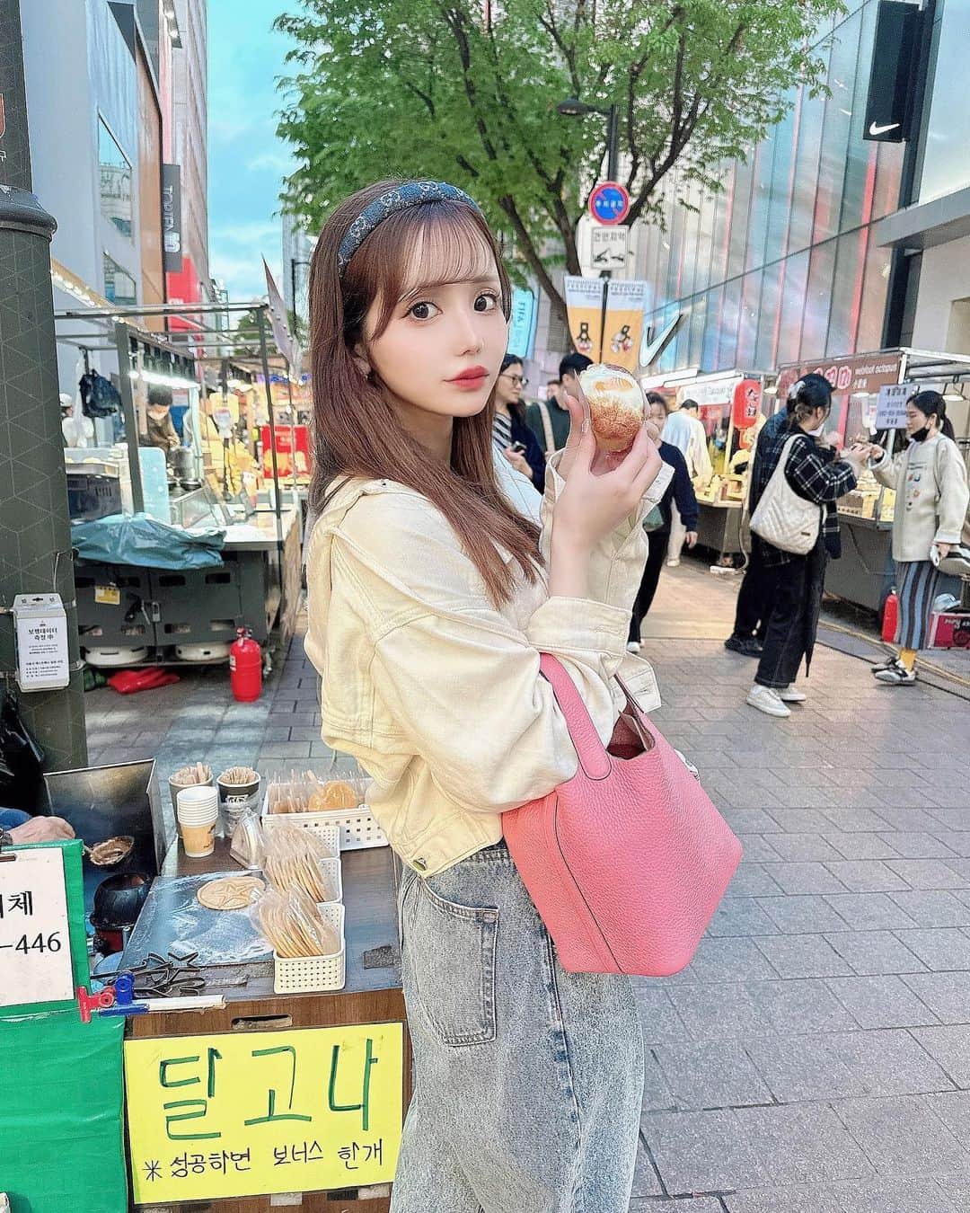 のインスタグラム：「明洞の屋台でケランパン食べたよ🍳🍞  #韓国 #韓国旅行 #🇰🇷 #明洞 #明洞食べ歩き #명동  #ケランパン #名古屋 #錦 #錦3 #salondegold  #サロンドゴールド  #キャバクラ #いいね #instalike #맞팔　#좋아요」