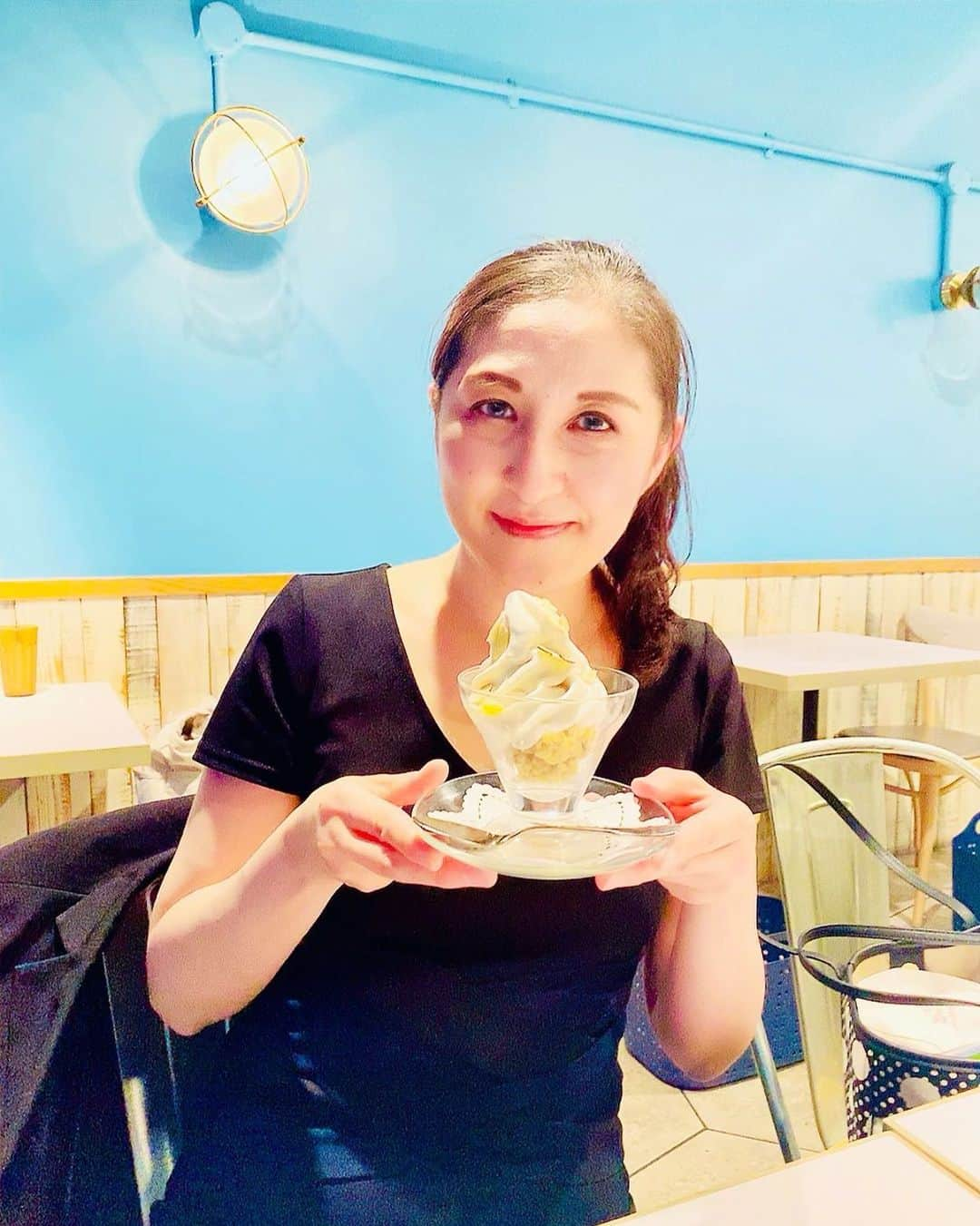 大越かず江さんのインスタグラム写真 - (大越かず江Instagram)「✨甘い物は別腹🍨💛✨  アーモンド風味のソフトクリーム🍦 日々🌱 ご褒美を与え 日々 丸くなる😂💦  健康のためにも 運動大切です✨🫣✨ 頑張ろ🔥🔥🔥  今日もお仕事 頑張ってください💛  ✨✨✨✨✨✨✨✨✨✨✨✨✨✨✨  ✨No sweets🍨💛✨  Almond flavored soft cream🍦 Every day 🌱 give a reward day to day curl up 😂💦  Exercise is important for your health✨🫣✨ Good luck 🔥🔥🔥  Good luck with your work today 💛  ✨✨✨✨✨✨✨✨✨✨✨✨✨✨✨   #ソフトクリーム  #甘い物好きな人と繋がりたい  #別腹スイーツ  #スイーツ女子  #至福の時 #美  #生きる意味 #sexy #セクシー系 #ジム女子 #美肌ケア #写真好きな人と繋がりたい #女優好きな人と繋がりたい #美意識人と繋がりたい #幸福 #happy #東京 #tokyo #日本 #japan  #美魔女モデル #actress #followforfollowback #ポートレート女子 #loveyou #仲間募集  #空が好きな人と繋がりたい」4月25日 8時43分 - bluemoonseasky