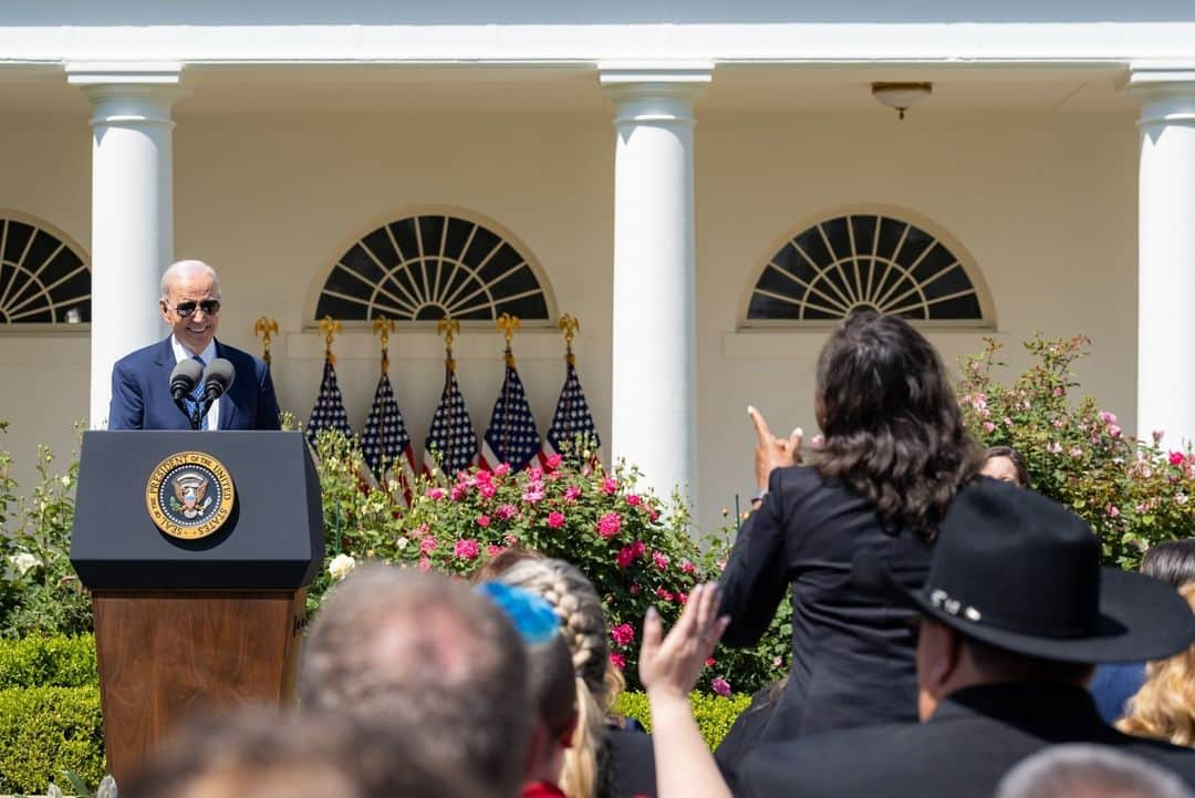 The White Houseさんのインスタグラム写真 - (The White HouseInstagram)「Today at the White House, we honored the 2023 Teachers of the Year for their excellence in teaching and commitment to students’ learning.   To the 2023 Teachers of the Year and to every teacher across the country: thank you.」4月25日 9時00分 - whitehouse