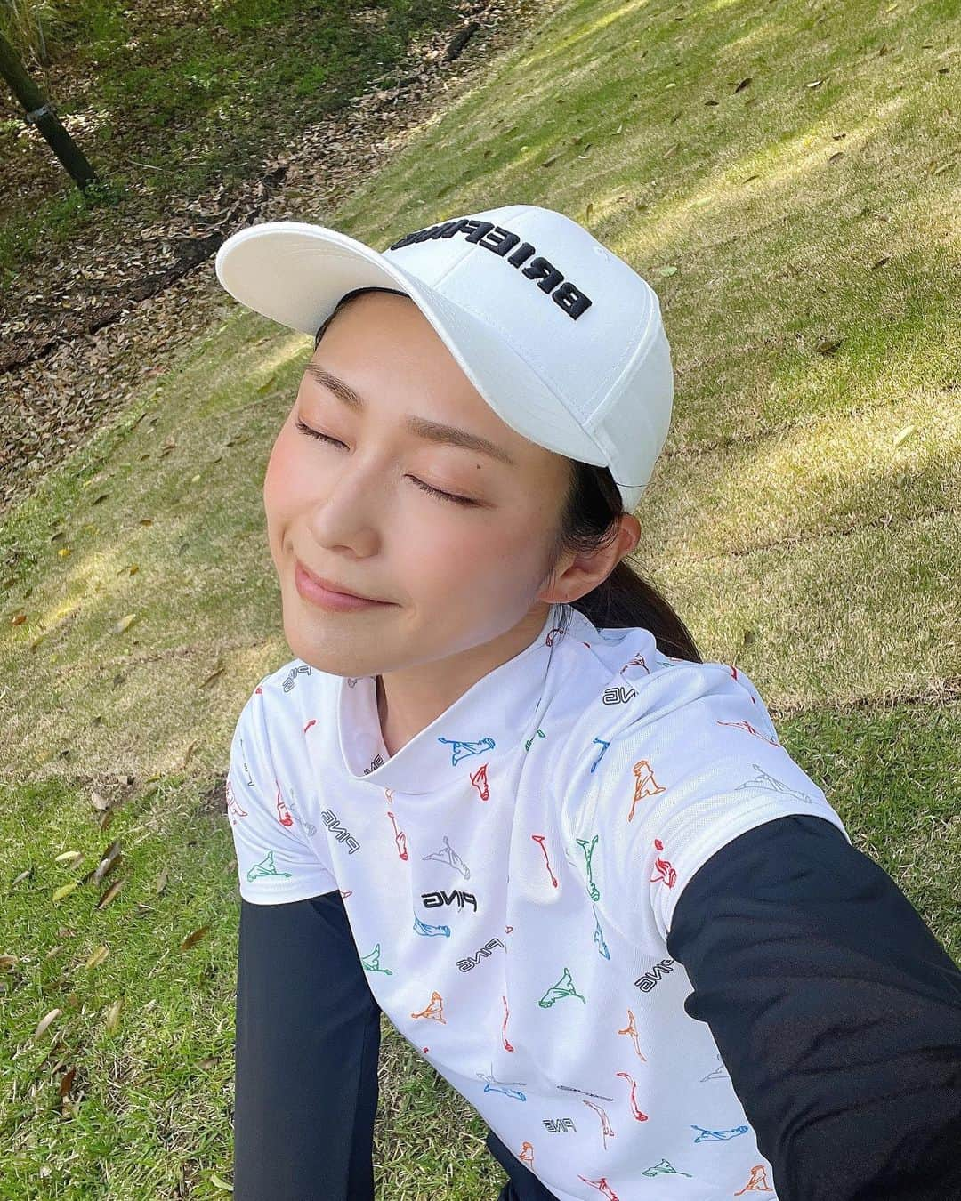 佐河ゆいのインスタグラム：「初日だけ途中から雨に見舞われたけど、宮崎ゴルフ堪能⛳️  課題は多いけど、ひとまず楽しめたので良し‼︎  またすぐに行けますように･･･♡  普段引きこもりのわたしがこの1年半くらいで友達が増えたのは本当にゴルフのおかげだし、いろんなところに出かけるようになって感謝しかない⛳️🏌️‍♀️   #ゴルフ  #ゴルフ女子  #ゴルフ初心者  #ゴルフ成長記録  #golf  #golfswing  #golflover #ゴルフ練習　#ゴルフ好きな人と繋がりたい　#ゴルフラウンド　#ゴルフ上手くなりたい#golfbabes #golflife #golfstagram #golfing」