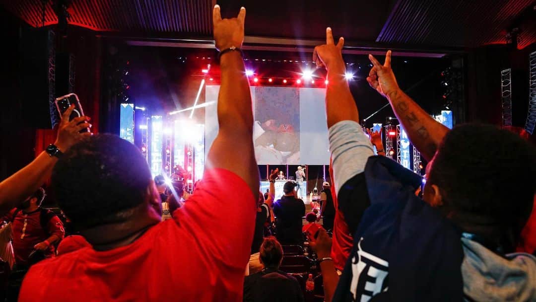 ヒューストン・テキサンズのインスタグラム：「Throwback to the 2022 NFL Draft party 🤘Can't wait for Thursday ⏰」